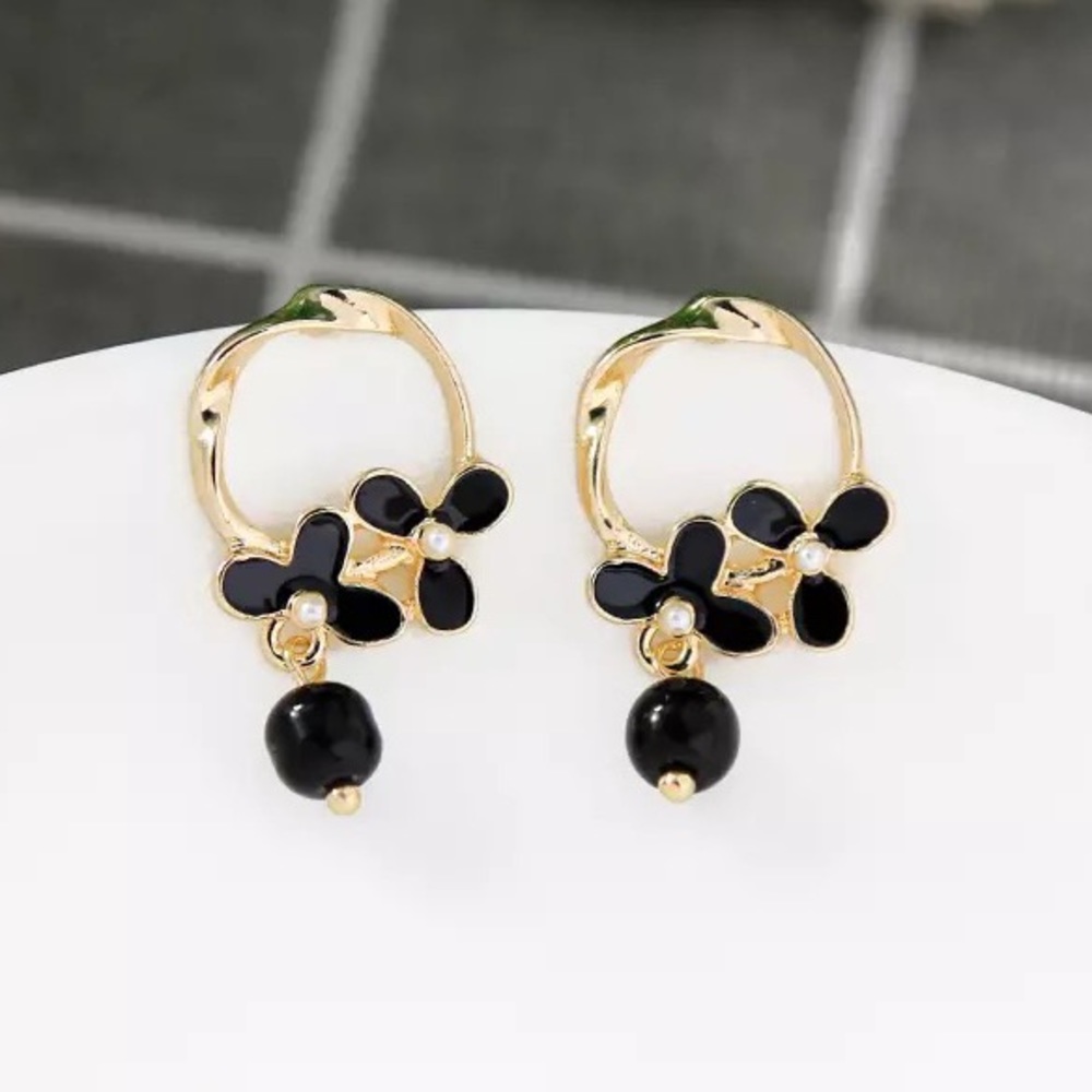 Enameled Flower Beads Stud Earrings